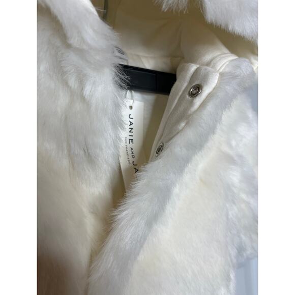 Janie and Jack NEW Baby Size 0-3 Month White Faux Fur Hooded 1 Piece Snowsuit - Picture 2 of 7